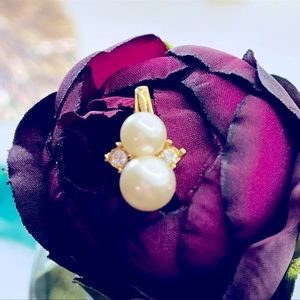 SOLD.   PEARLS AND DIAMONDS 10k GOLD VINTAGE PENDANT